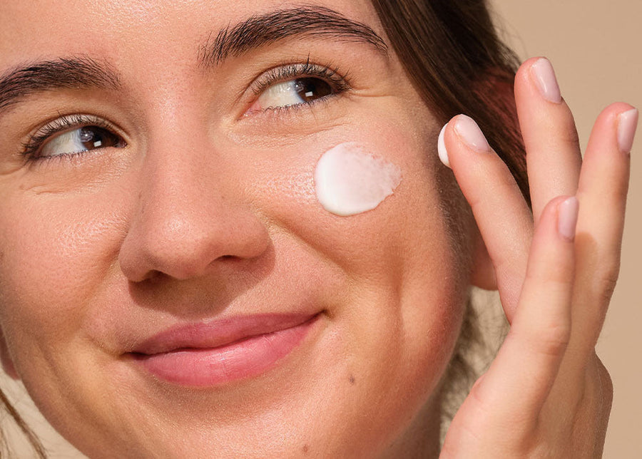 Teenager skincare routine: gentle skincare for pimples and blemishes